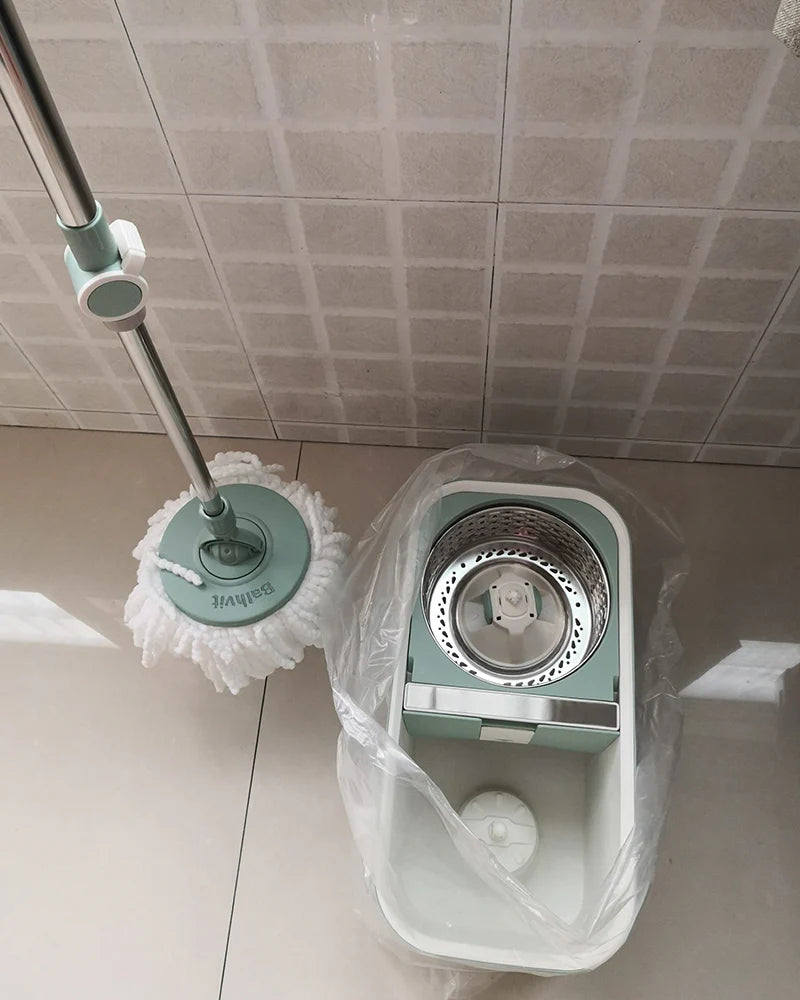 Domestic ratchet twisting mop, with blended yarn head